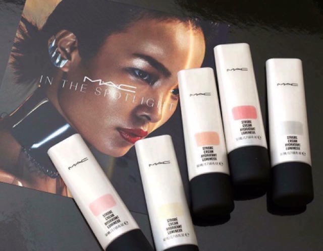 Kem Lót Căng Bóng Của Mac Strobing 50Ml
