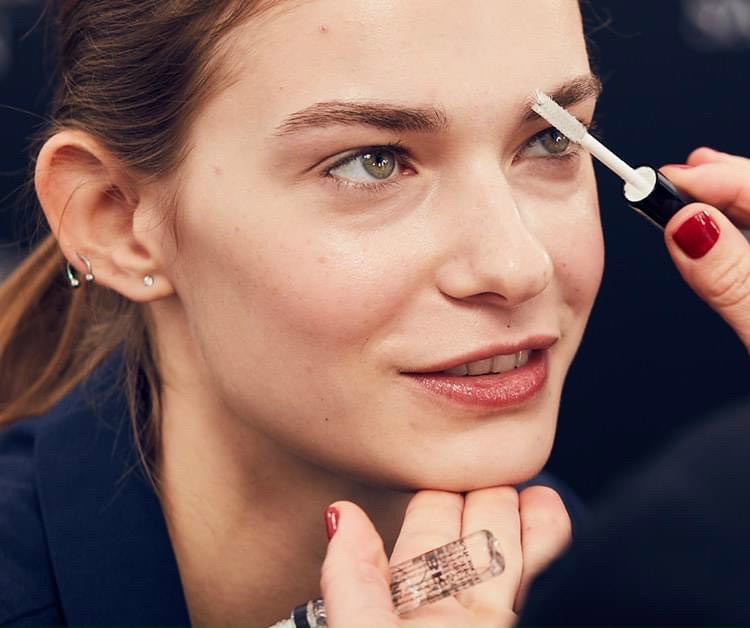 Lash & Brow Designer - Shaping and Conditioning gel ( Định hình lông mày và mi dạng gel )