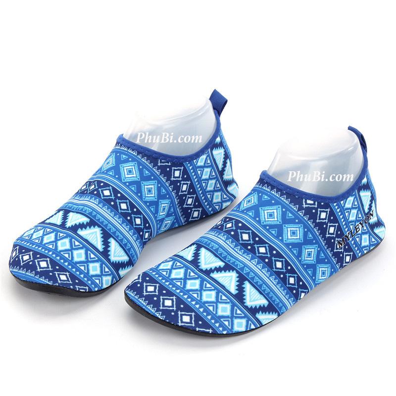 Beach shoes