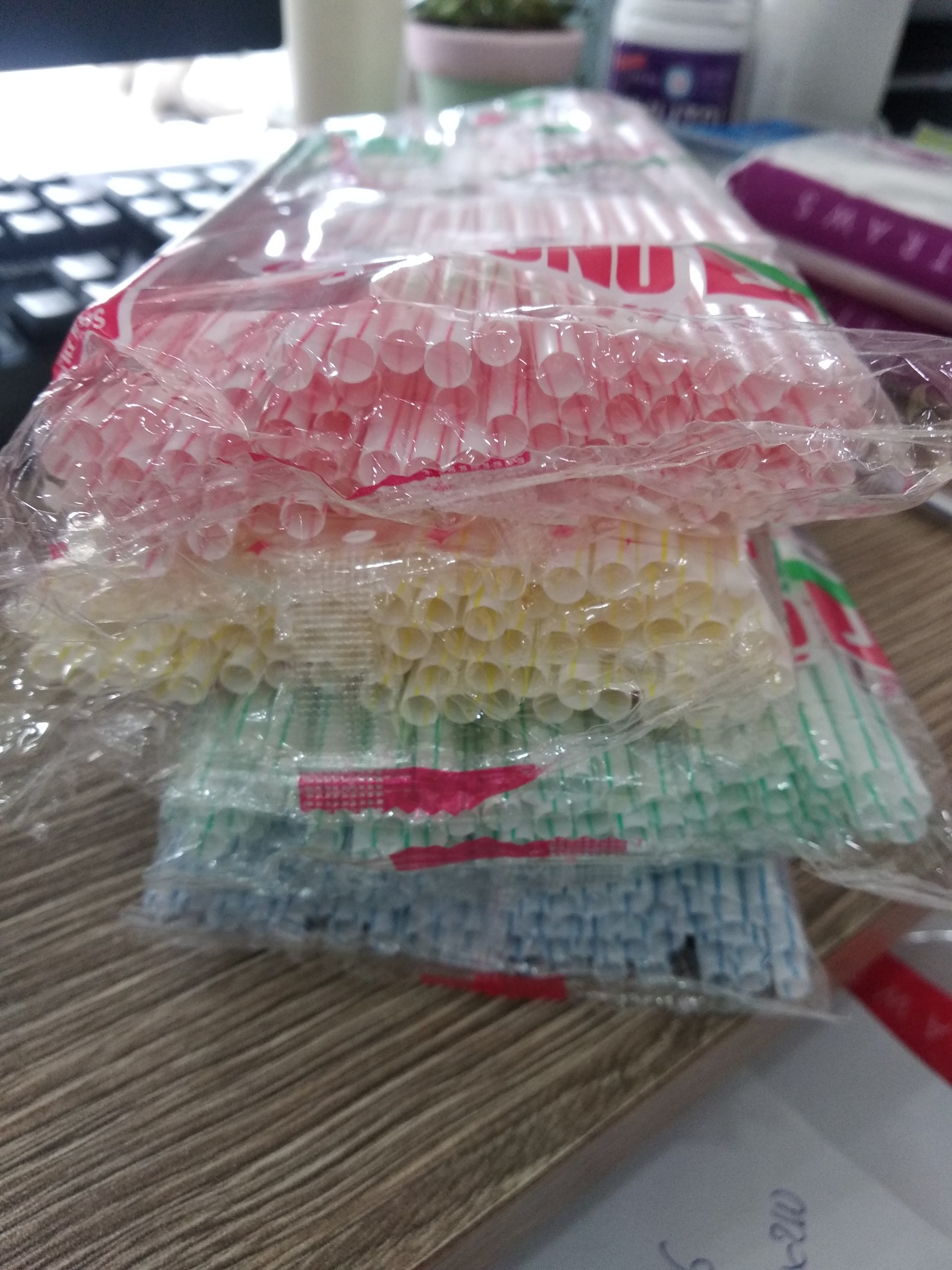 SET 5 Gói Cong Màu Phi 5 ( uống nước ngọt, cafe)
