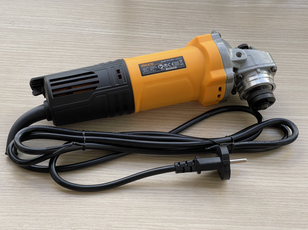 [HCM]Máy mài máy cắt 900W Ingco AG900282 ( công tắc đuôi )
