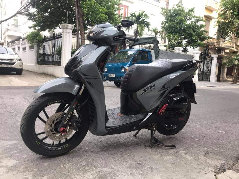 tem chỉ sh 2020 mẫu MỚI đẹp NHẤT HIỆN NAY( DÁN được cho các năm khác chỉ cần ib hoặc call shop nhé, màu sặc thay đổi thoải mái phù hợp với xe ạ)