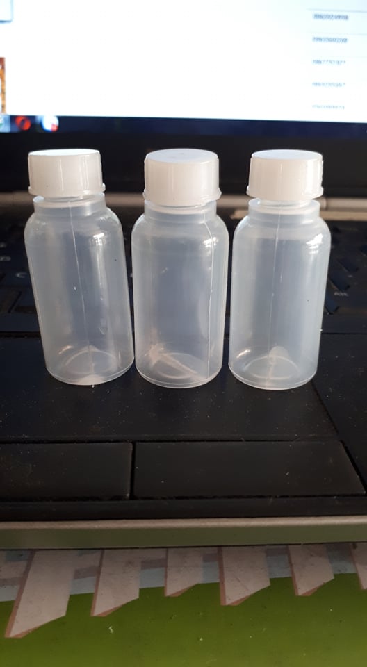 100 CHAI NHỰA NẮP VẶN 10ML - 20ML