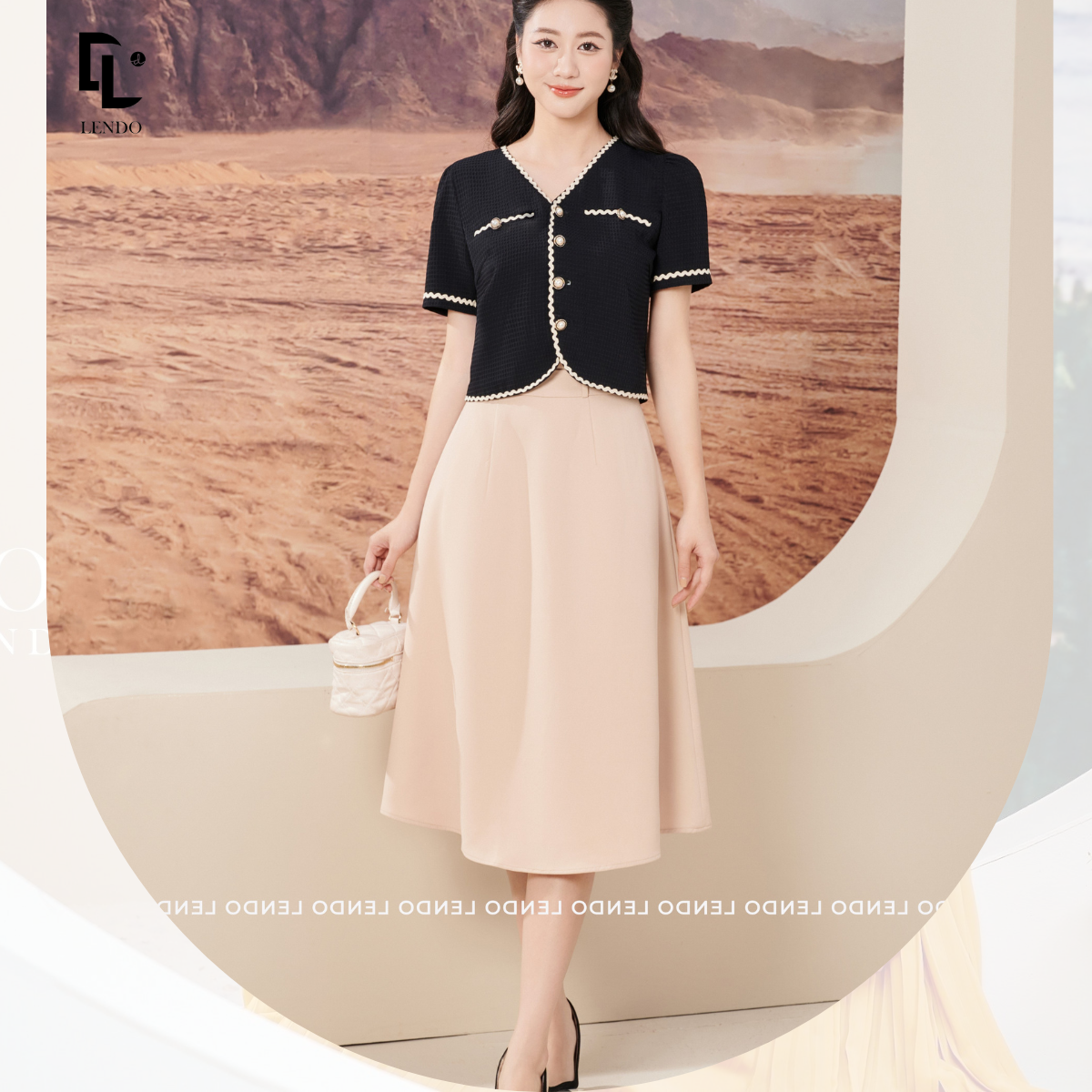 Áo Croptop Viền Ren LENDO A230319