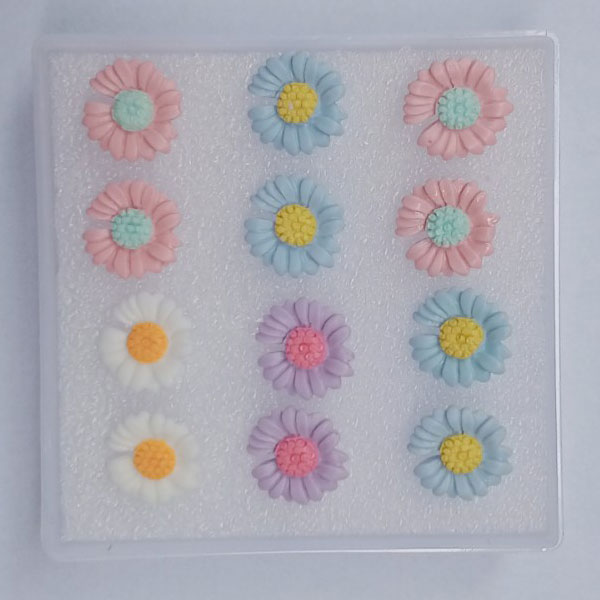 Set khuyên tai cúc họa my Sơn Tùng có chắc yêu là đây