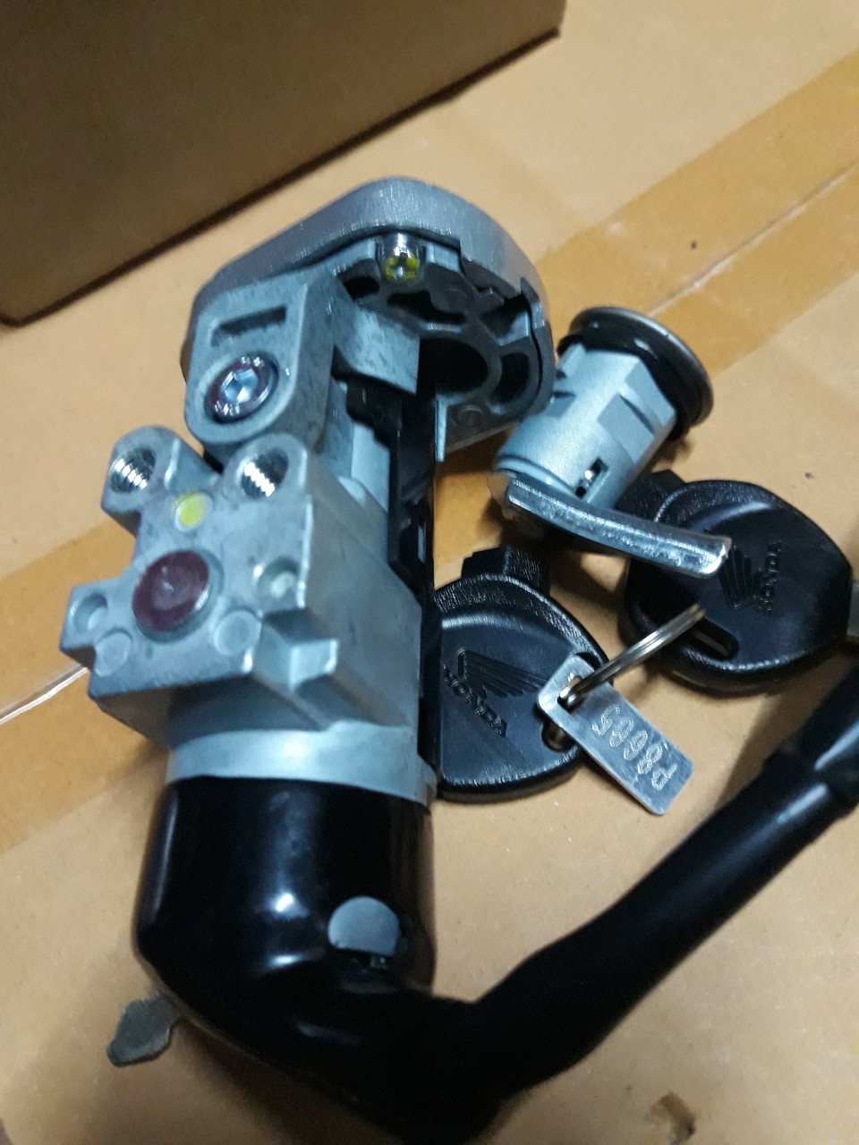 Ổ Khóa Điện Xe Wave S 110