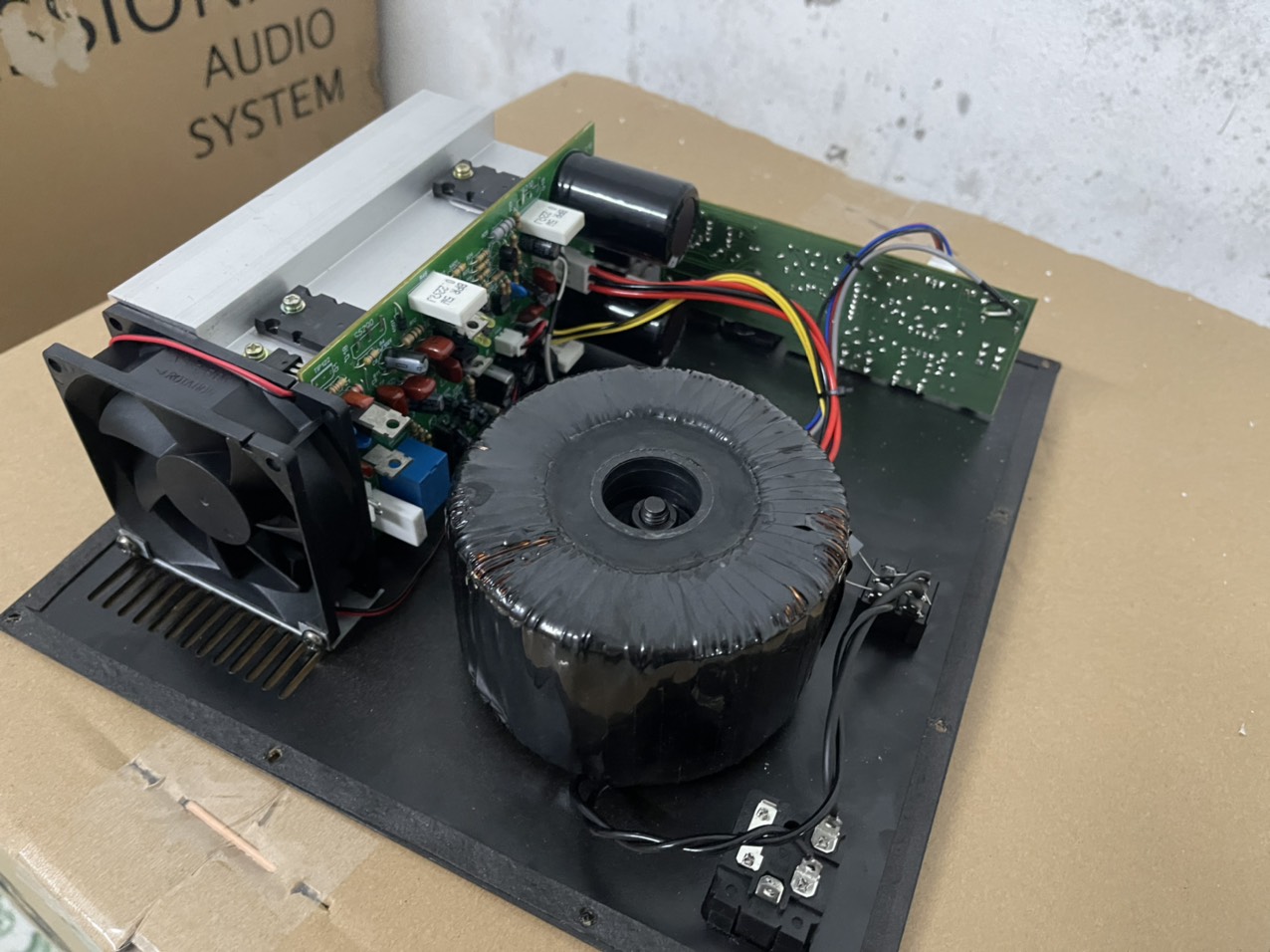 SUB ĐIỆN 40 RCF - SUB ĐIỆN BASS 40