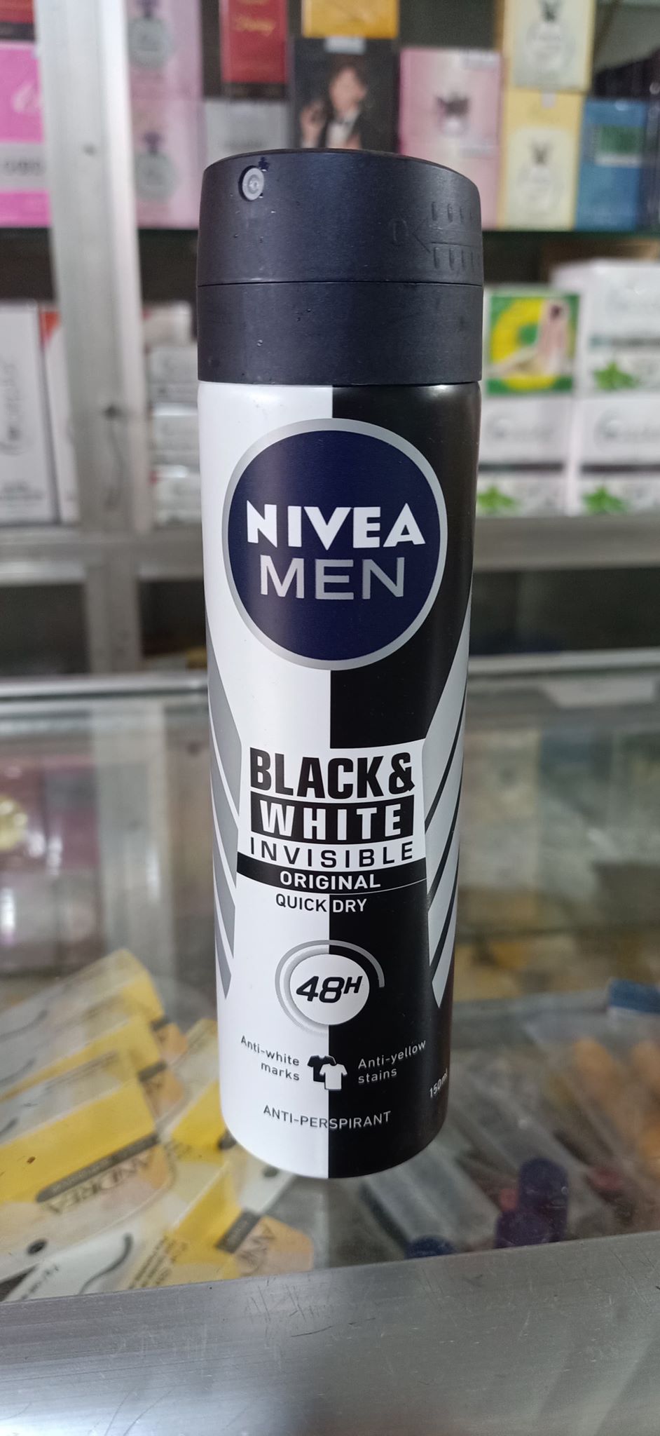 Xịt ngăn mùi nivea men black &white