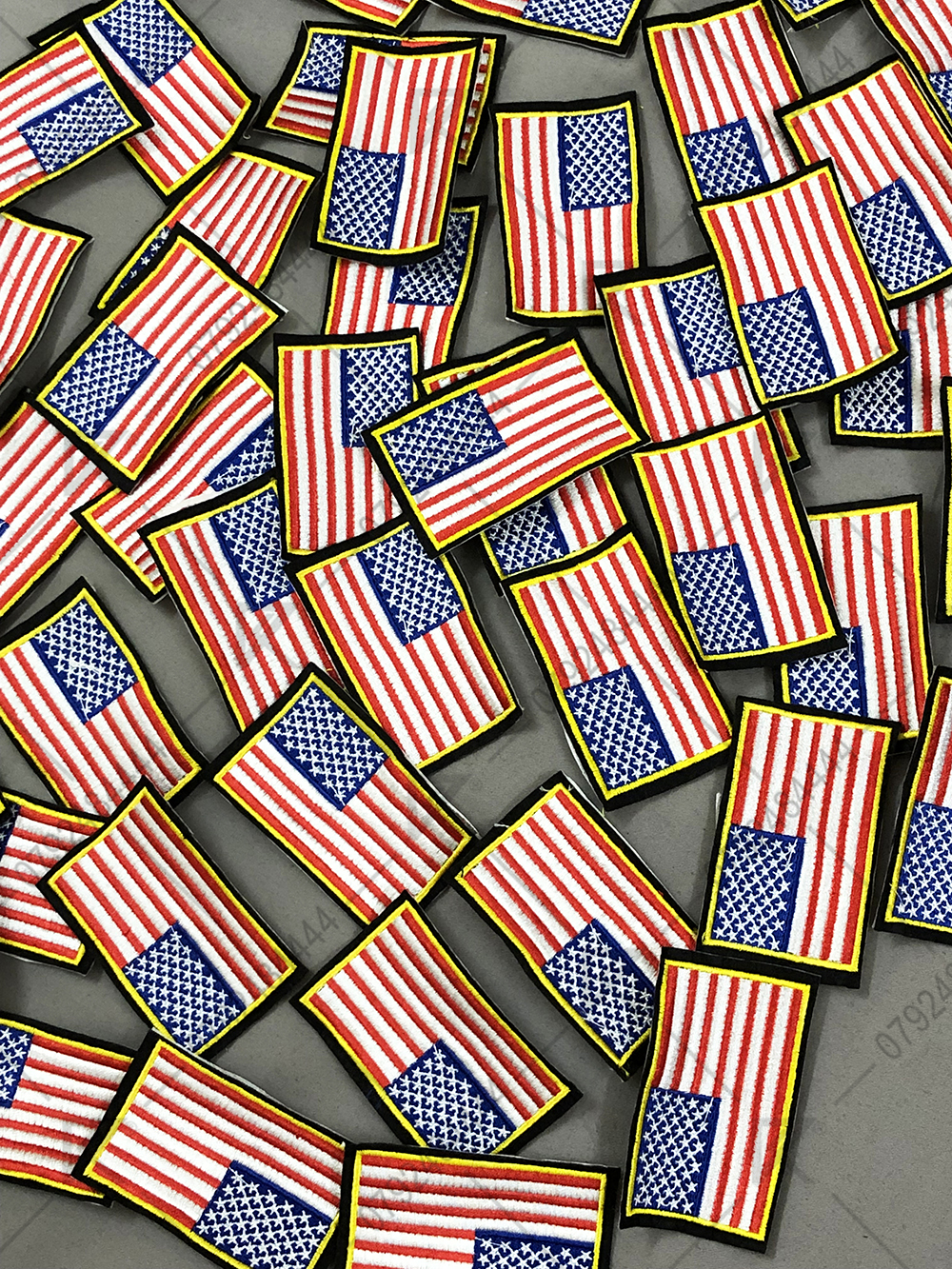Sticker Logo Thêu Quần Áo LÁ CỜ MỸ - MixASale logo lá cờ Mỹ - Sticker Lá Cờ Mỹ: Sticker Lá Cờ Mỹ là cách tuyệt vời để thể hiện tình yêu và lòng tự hào đối với nước Mỹ. Cho dù bạn muốn trang trí áo quần của mình hoặc một món quà, những sticker này sẽ chắc chắn thu hút được sự chú ý. Hãy sử dụng Sticker Logo Thêu Quần Áo LÁ CỜ MỸ từ MixASale để biểu hiện sự tự hào của bạn với lá cờ Mỹ.