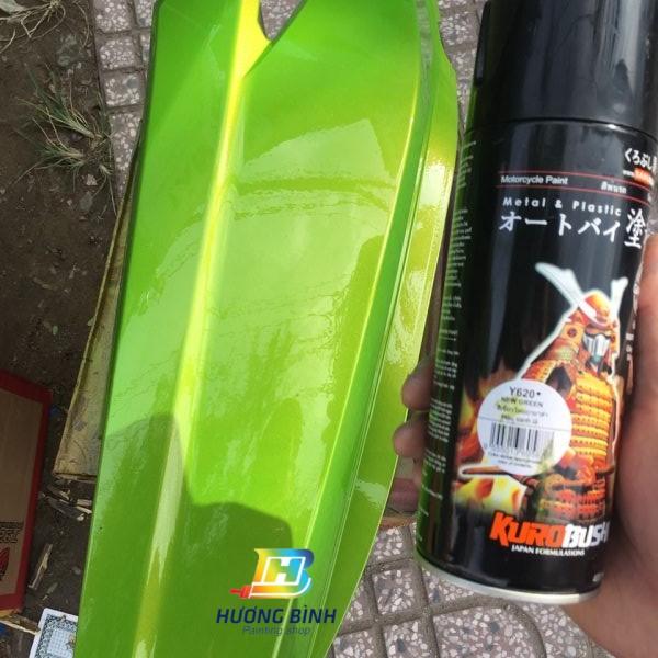 Sơn xịt Samurai màu Xanh Lá - Y620 (400ml) (có khả năng kháng xăng A92, A95)