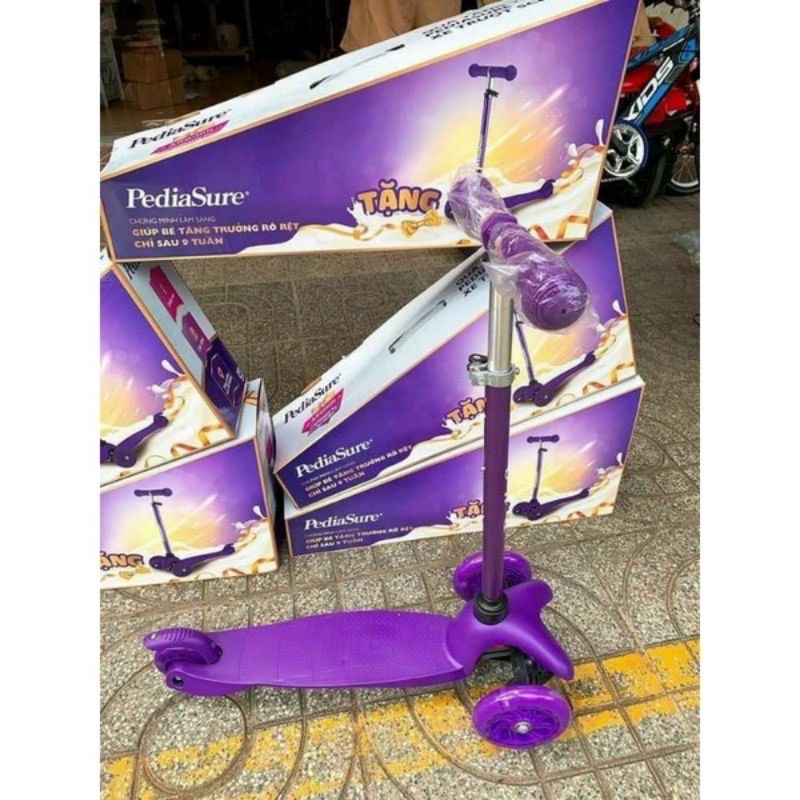 Xe trượt Scooter  3 bánh phát sáng (hkm pediasure & grow)