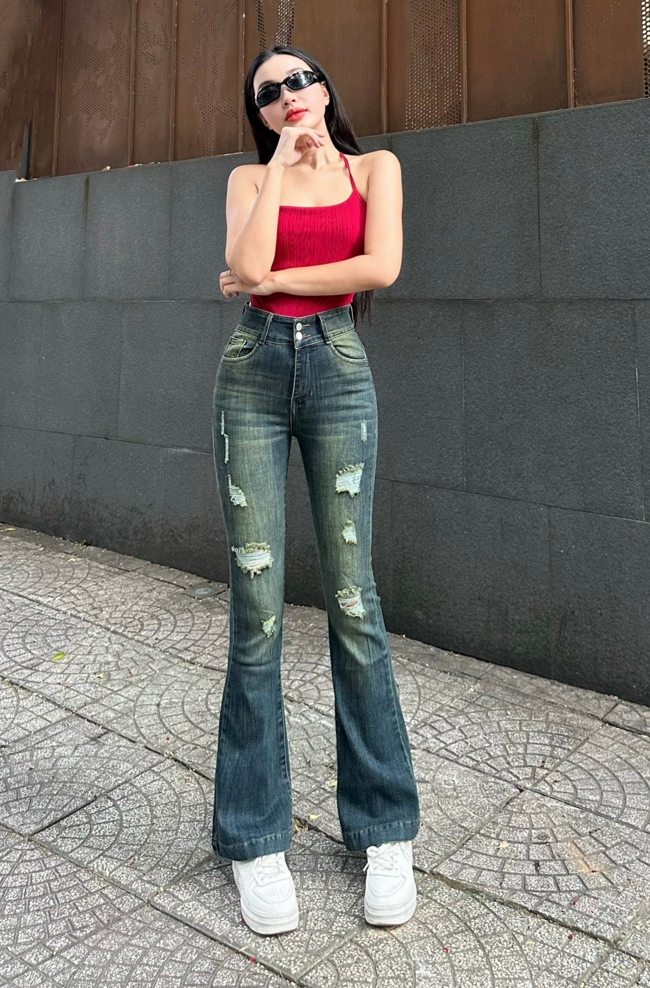 Quần jeans nữ ống loe rách thời trang màu vàng đồng