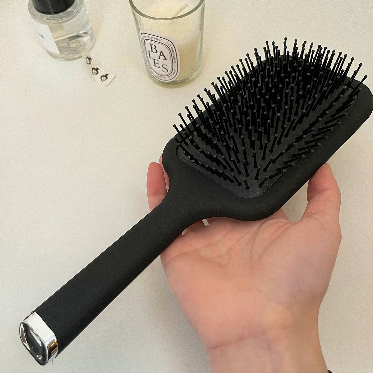 Detangling comb reduces hair breakage and loss
