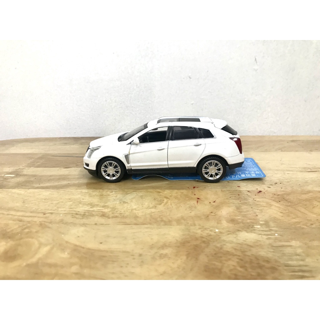Mô hình xe Cadillac SRX _ Tỷ lệ 1:32