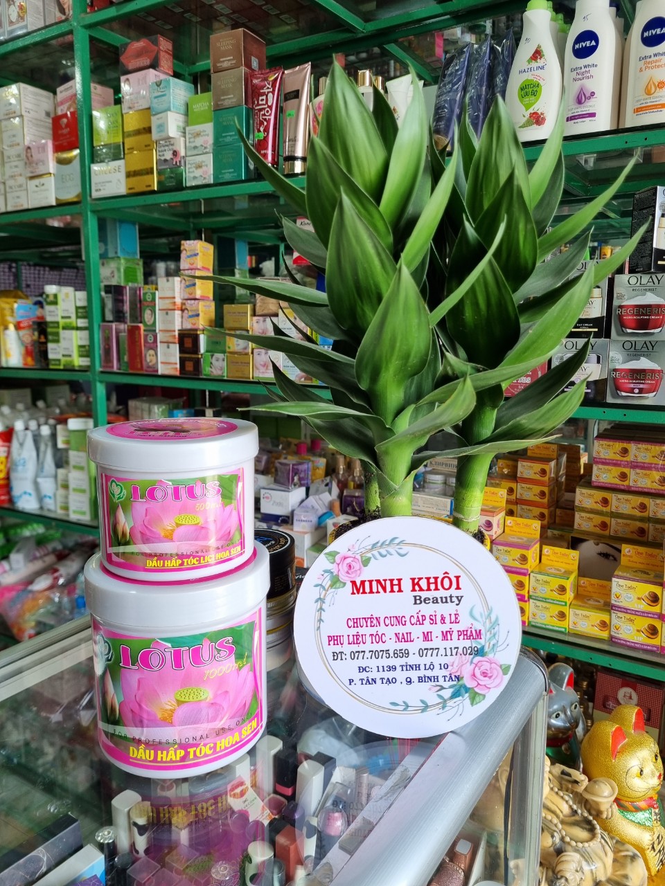 HẤP DẦU TÓC MỀM MƯỢT HƯƠNG HOA SEN 1000ML VÀ 500 ML
