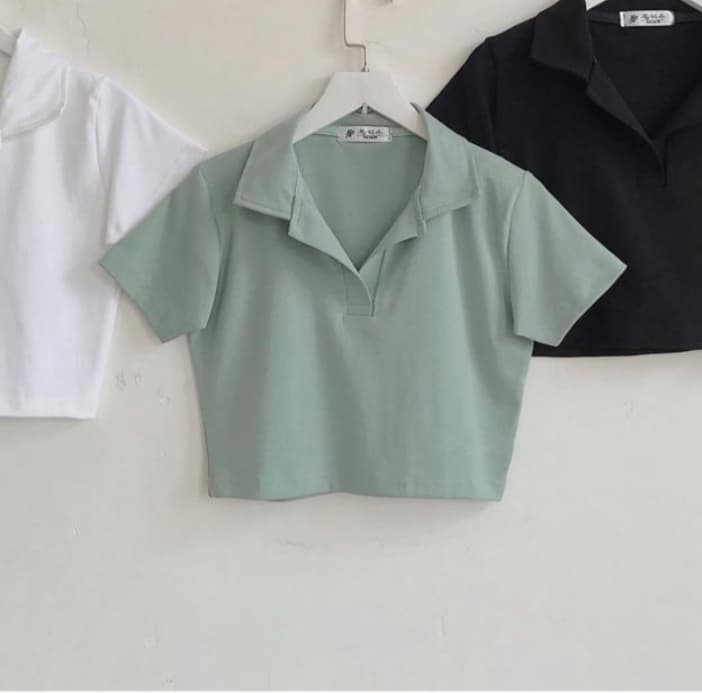 Áo croptop dáng ôm thời trang ulzzang. Áo thun cổ bẻ ngắn tay co giãn thấm hút mùa hè phối đồ đẹp. Áo thun nữ một màu . Áo phông nữ dáng ngăn. Áo kiểu nữ . Kho sỉ