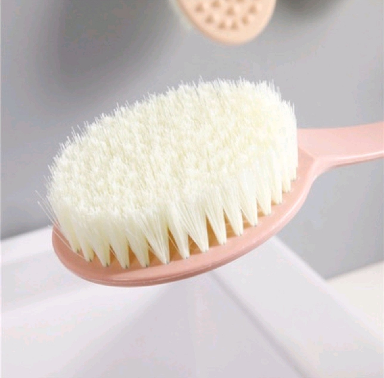 Bàn chải cọ lưng, chà lưng khi tắm (mua tại ptptshop)