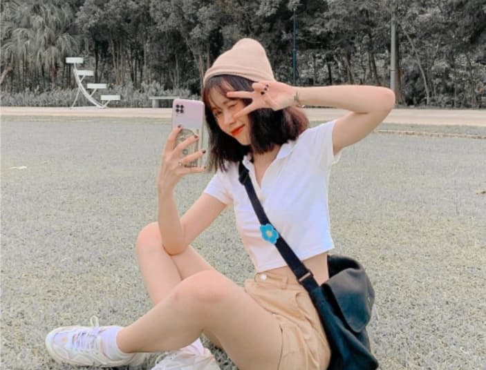 Áo croptop dáng ôm thời trang ulzzang. Áo thun cổ bẻ ngắn tay co giãn thấm hút mùa hè phối đồ đẹp. Áo thun nữ một màu . Áo phông nữ dáng ngăn. Áo kiểu nữ . Kho sỉ