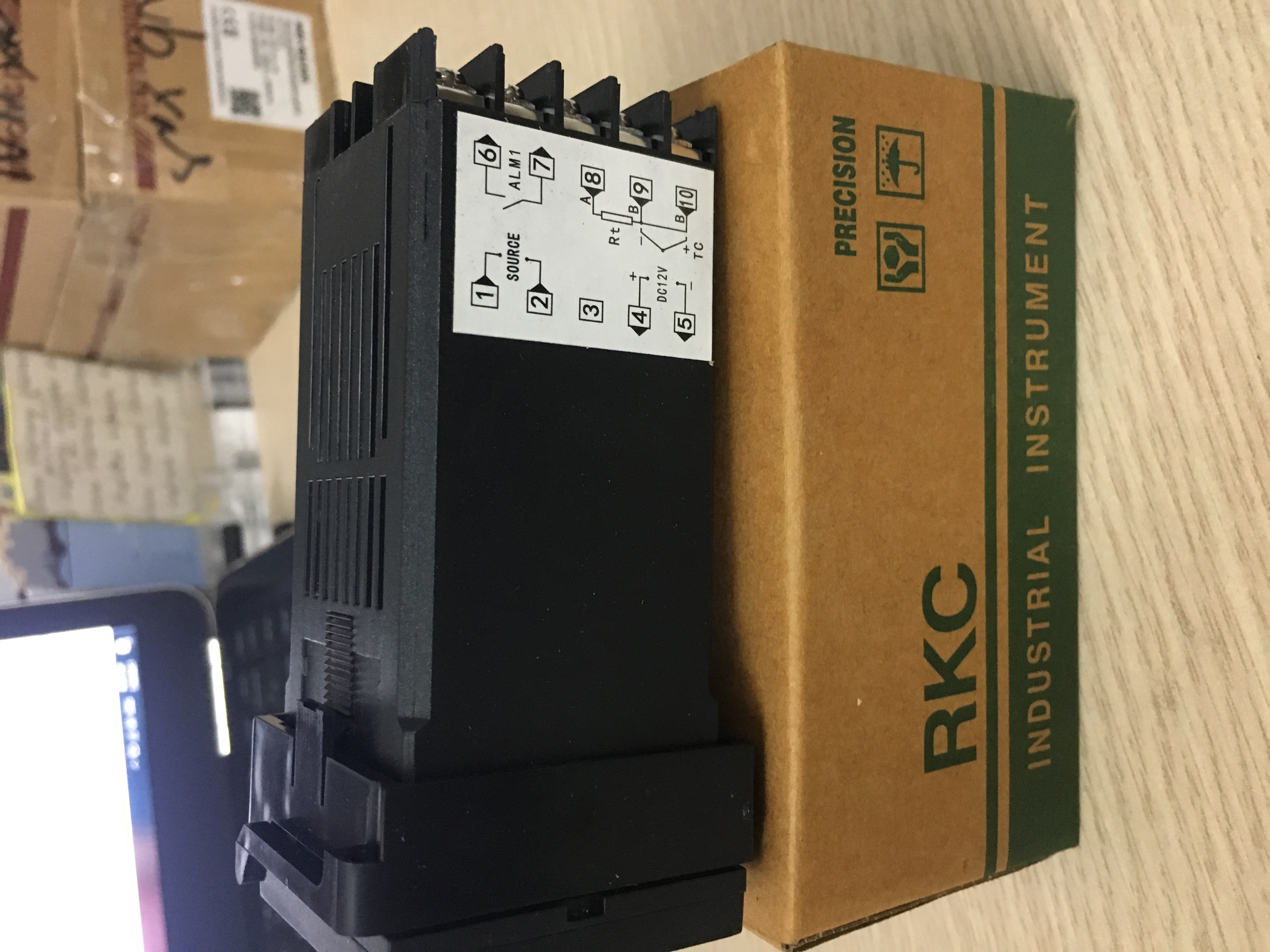 Đồng hồ nhiệt độ RKC REX-C100