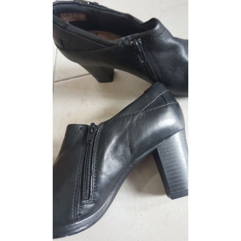 [HCM]Giày boot hiệu Clarks xuất khẩu size 37