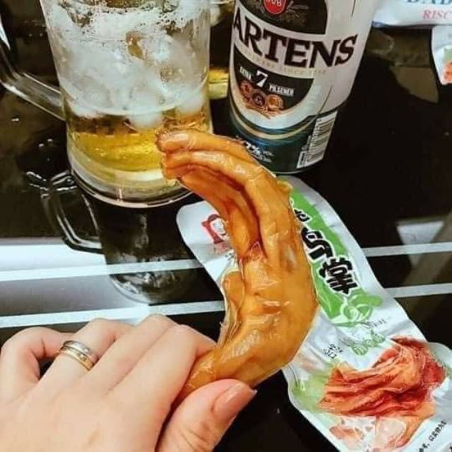 Chân Vịt Cay Deachang Siêu Ngon gói 32g (màu đỏ cay)