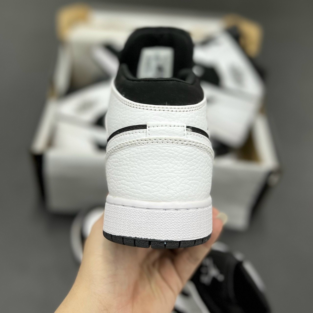 Giày J0rdan 1 high trắng đen ( full box+ bill+ tất)
