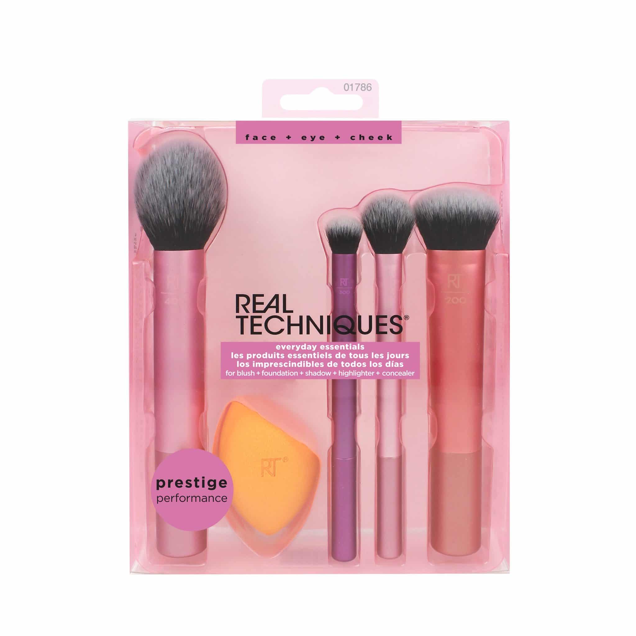 Bộ 4 cọ kèm mút trang điểm RT Real Techniques Everyday Essentials