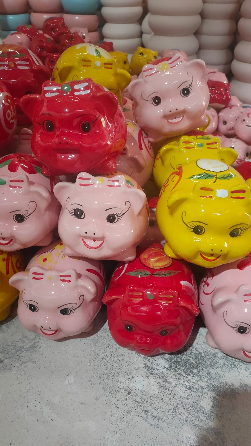 Lợn sứ. Heo sứ tiết kiệm