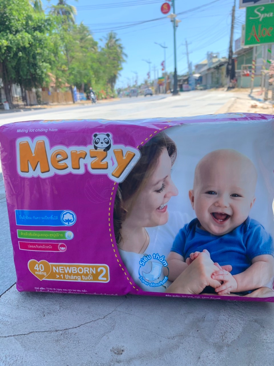 Miếng lót Newborn Merzy ( gói lớn 56 miếng cho bé từ sơ sinh tới 1tháng tuổi )
