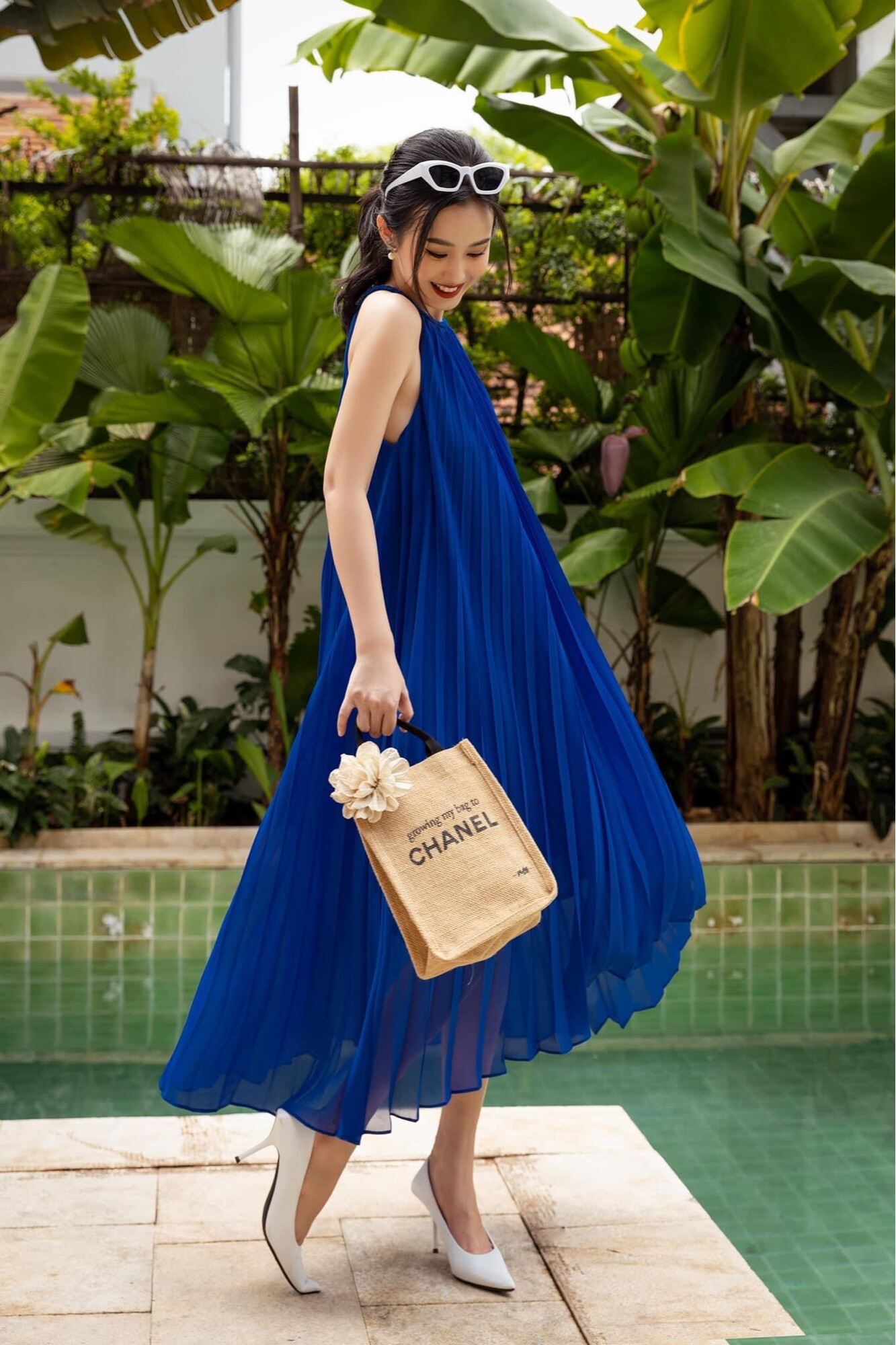 Váy dập li Swan dress