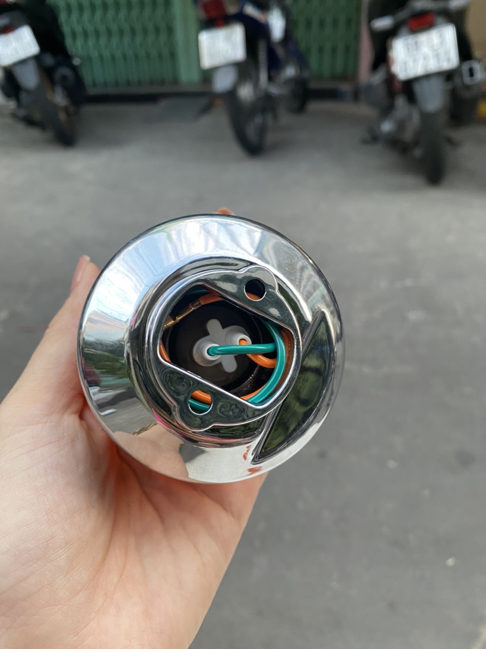 CẶP XI NHAN TRƯỚC XE CUB 86 ( HÀNG ĐẸP ) - ĐẾ NHỰA XI BÓNG