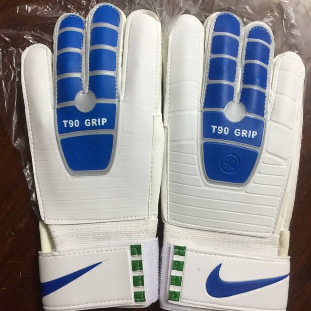 Găng tay thủ môn T90 Grip - có xương