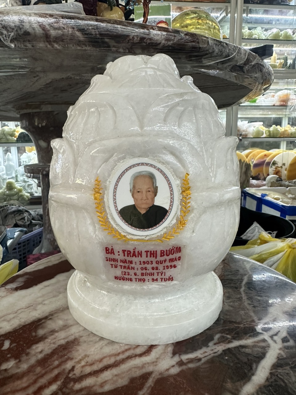 Hủ đưng tro cốt đá cẩm thạch trắng