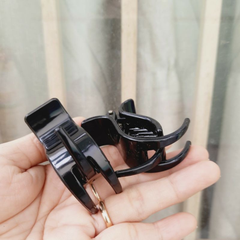 Set 12 Kẹp Tóc Càng Cua 3 Răng Màu Đen Bóng – Nhỏ Gọn, Giữ Tóc Chắc Chắn, Phù Hợp Mọi Loại Tóc