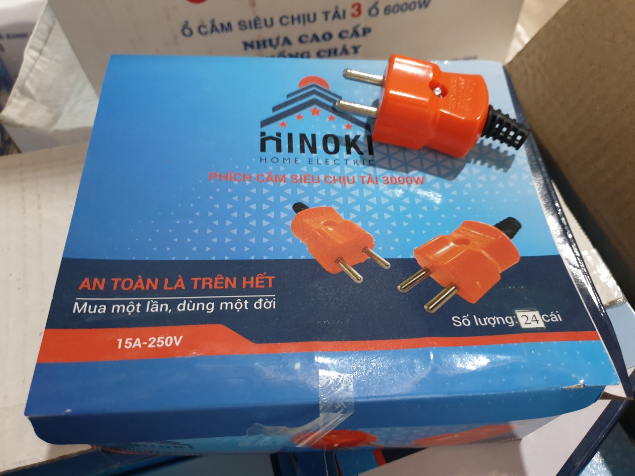 24 chiếc phích cắm chịu tải 3000w