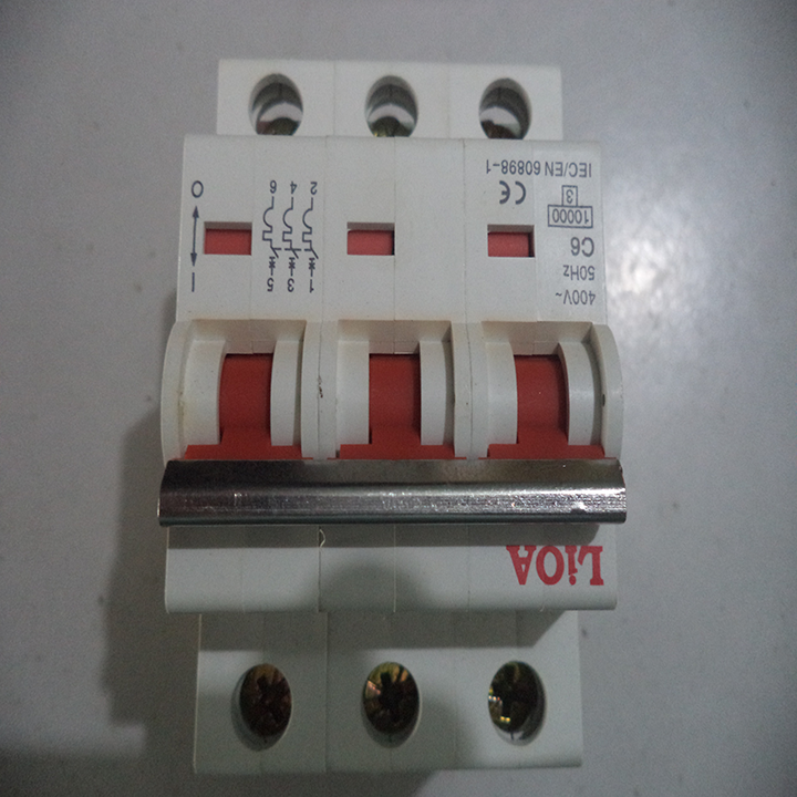 Cầu dao tự động aptomat 3 pha Lioa 63A,32A,16A,10A,6A (Aptomat 3 cực)