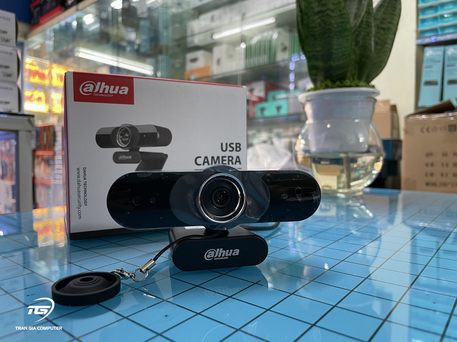 Webcam Dahua HTI-UC325 phân giải Full HD 1080P