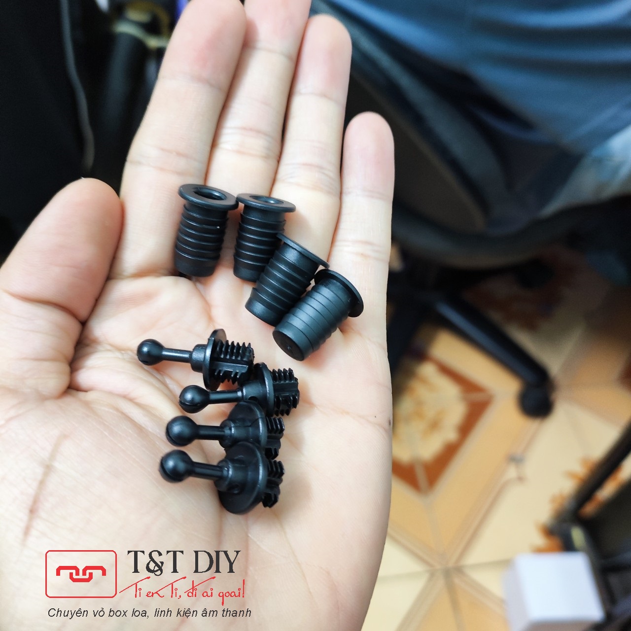Chấu ê căng, chốt chân ecang cho lưới thùng loa bộ 4 cái