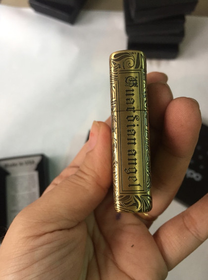 Bật lửa Zippo THIÊN THẦN- KHẮC 5 MẶT - RUỘT VÀNG - CÓ TEM ĐỎ