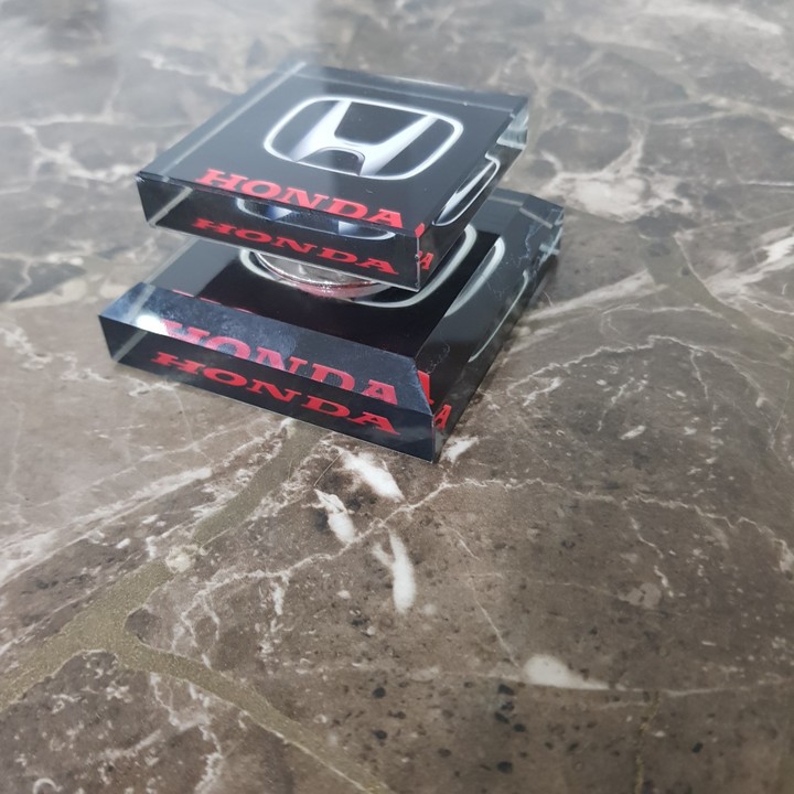 Nước hoa pha lê cao cấp logo Honda