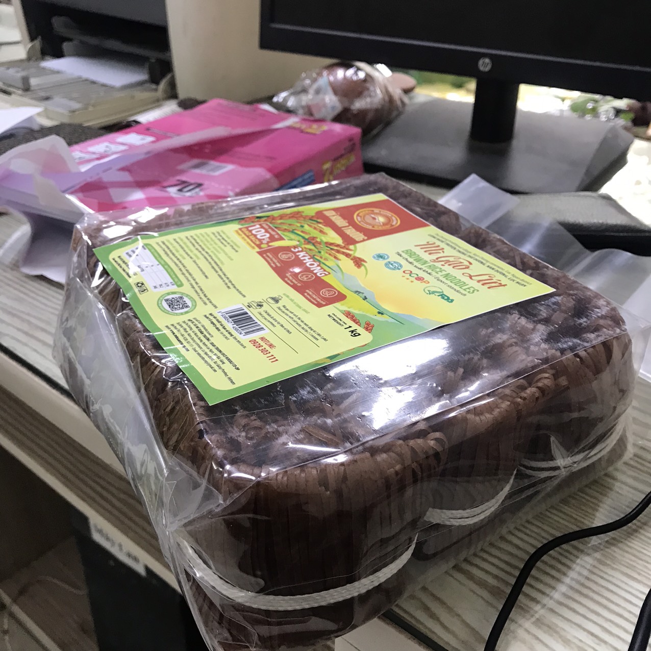 Mì chũ gạo lứt - Đặc sản Bắc Giang - Gói 1kg (HTX Mì Xuân Trường)