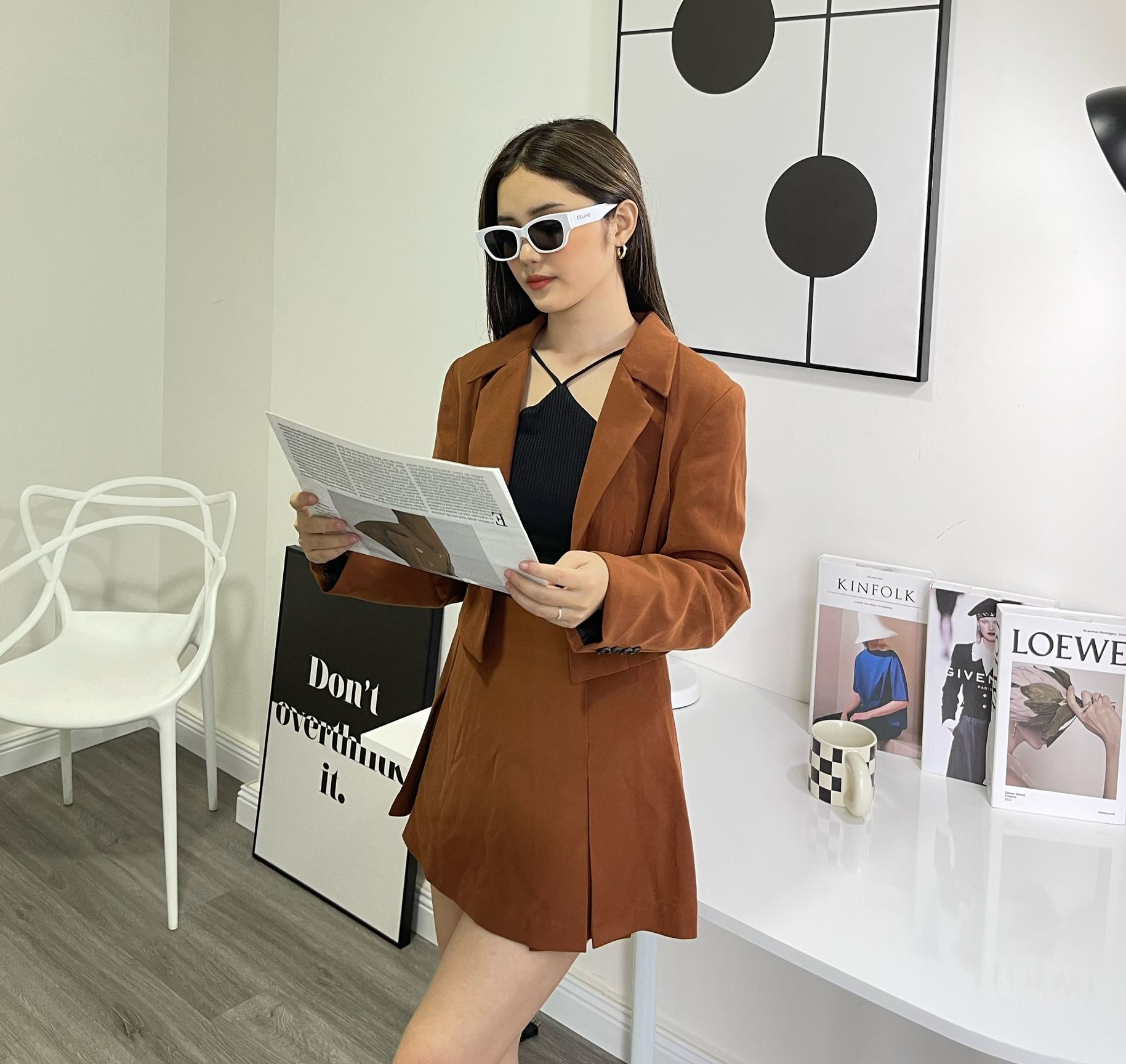 COCO SIN - Váy Mini Nâu Xẻ Lai