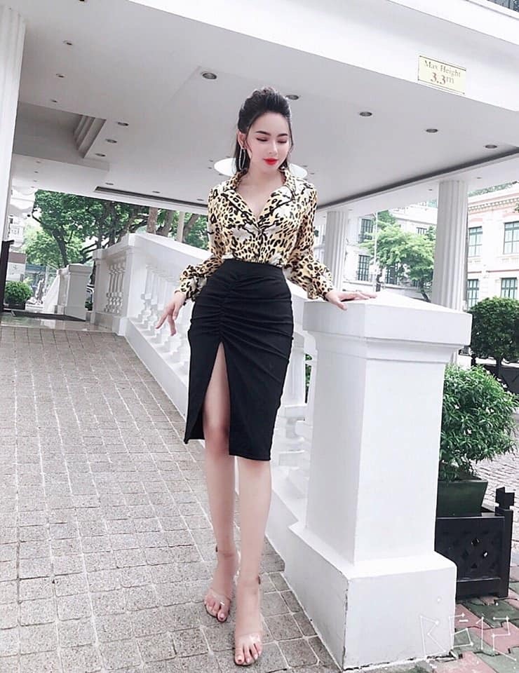 Chân váy nhún trước xẻ đùi thời trang