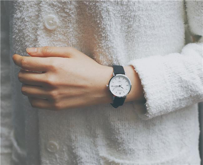 Đồng hồ nữ Ulzzang dây da mặt tròn cổ điển