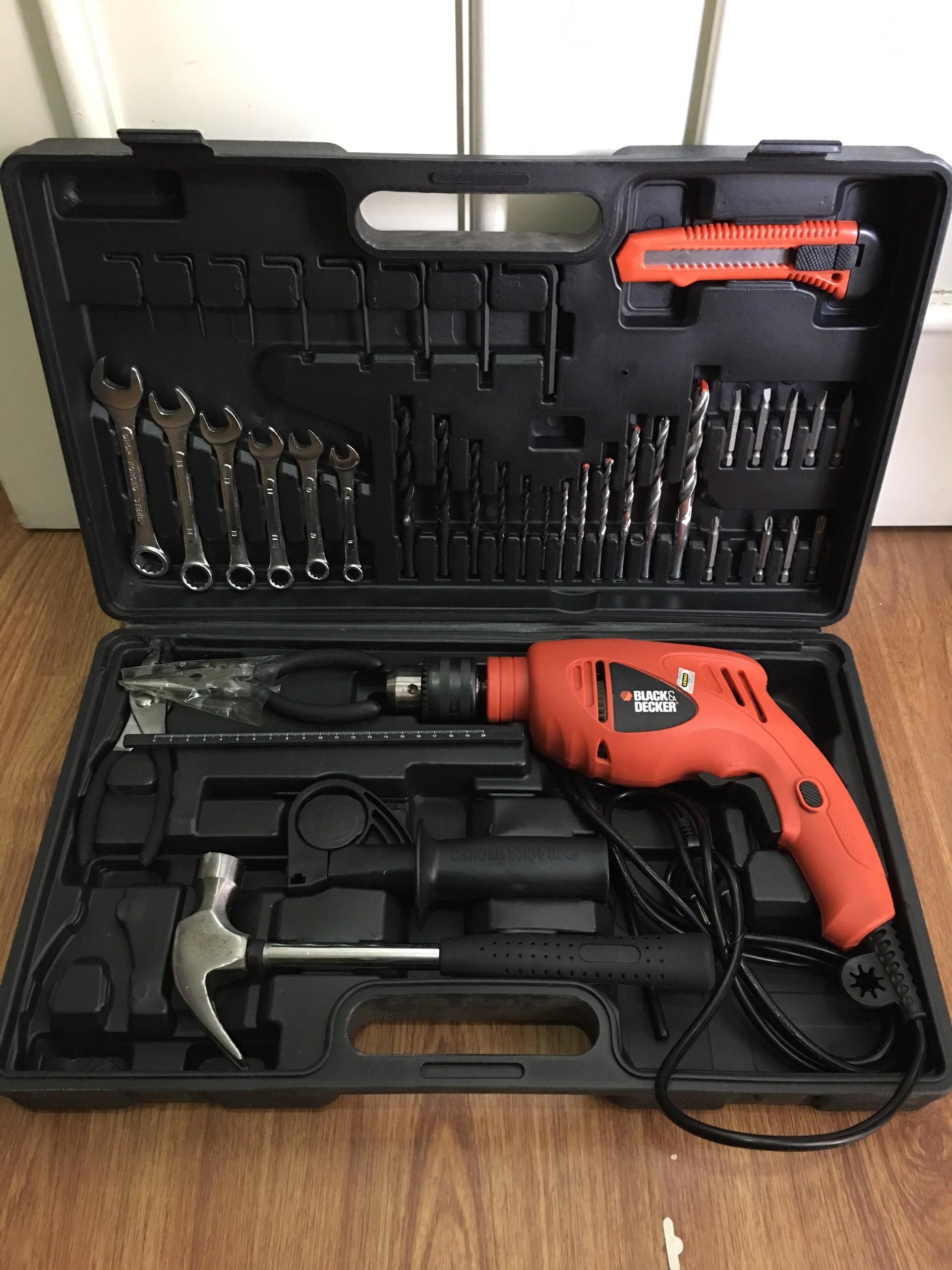 13mm máy khoan búa 550w kèm 42 phụ kiện black and decker hd560k