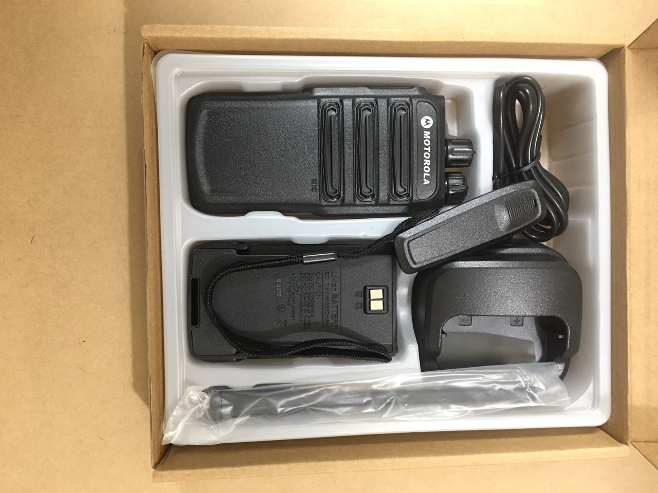 Bộ 1 Bộ đàm Motorola CP838/CP-838 (Siêu bền, Loa chống từ tính, Pin dung lượng lớn, cự ly liên lạc xa)
