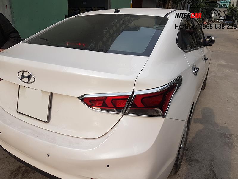 Ốp đèn hậu xe Huyndai Accent 2018