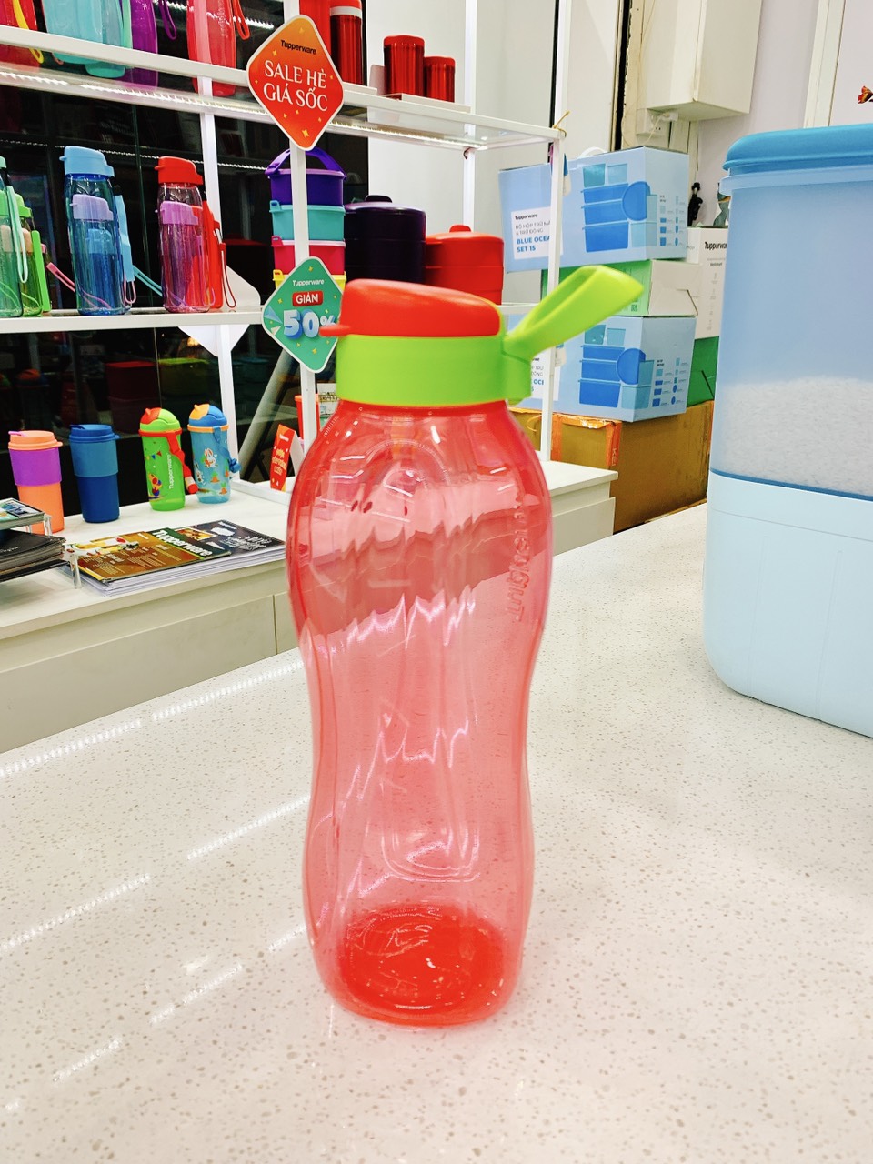 Bình nước Tupperware Eco bottle 1.5L (xanh, đỏ)