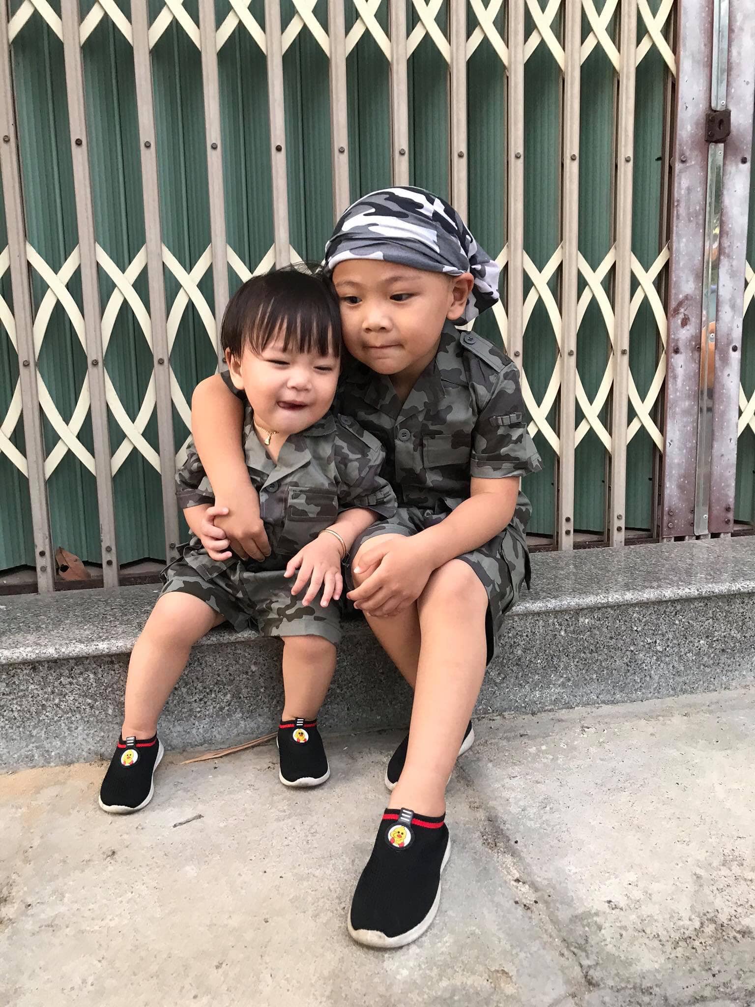 Bộ rằn ri cộc tay loang sáng trẻ em
