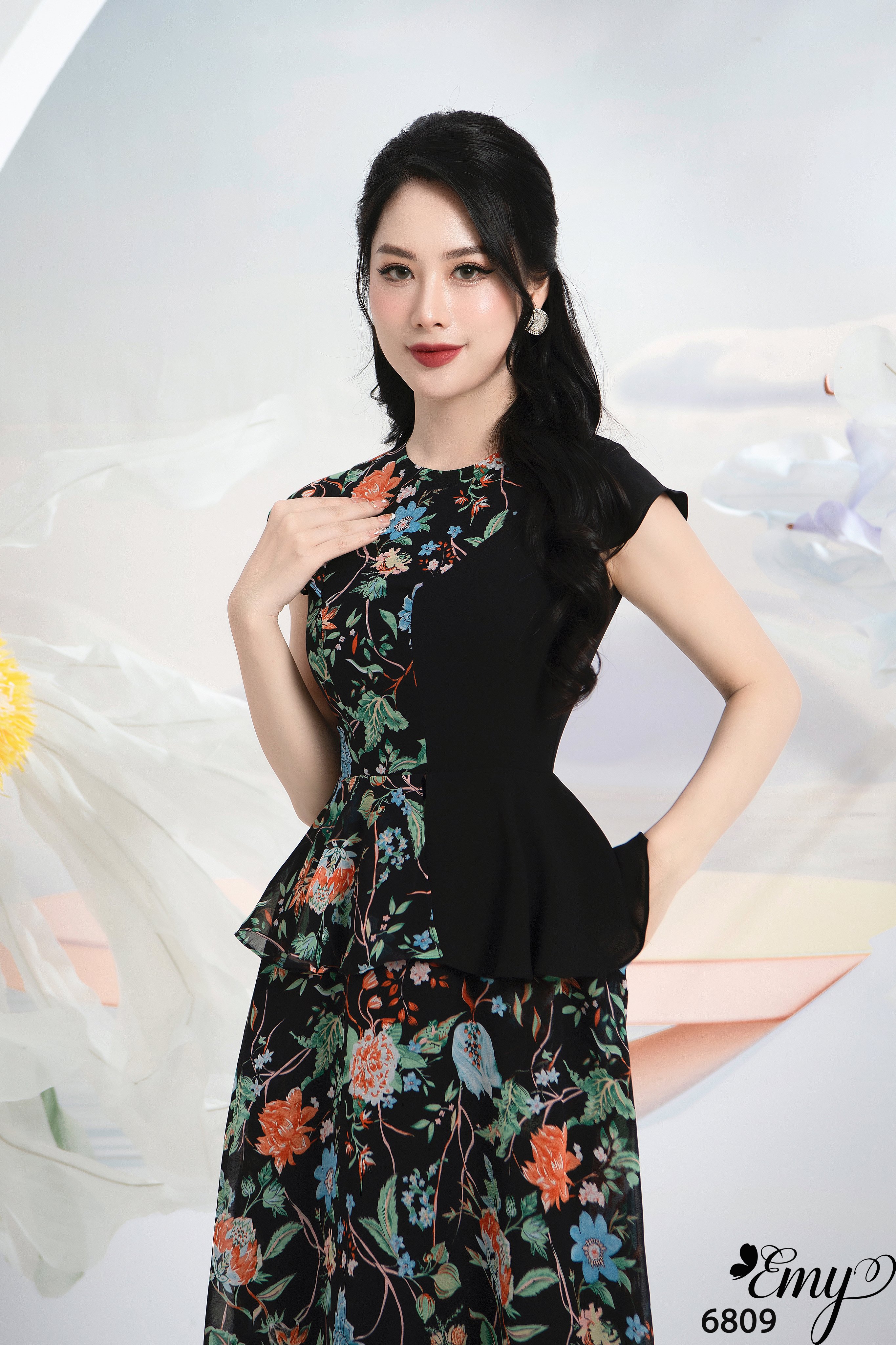 Đầm EMY EM6809 Xoè Phối Cổ Tròn
